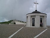 33 Monumenti ai caduti italiani